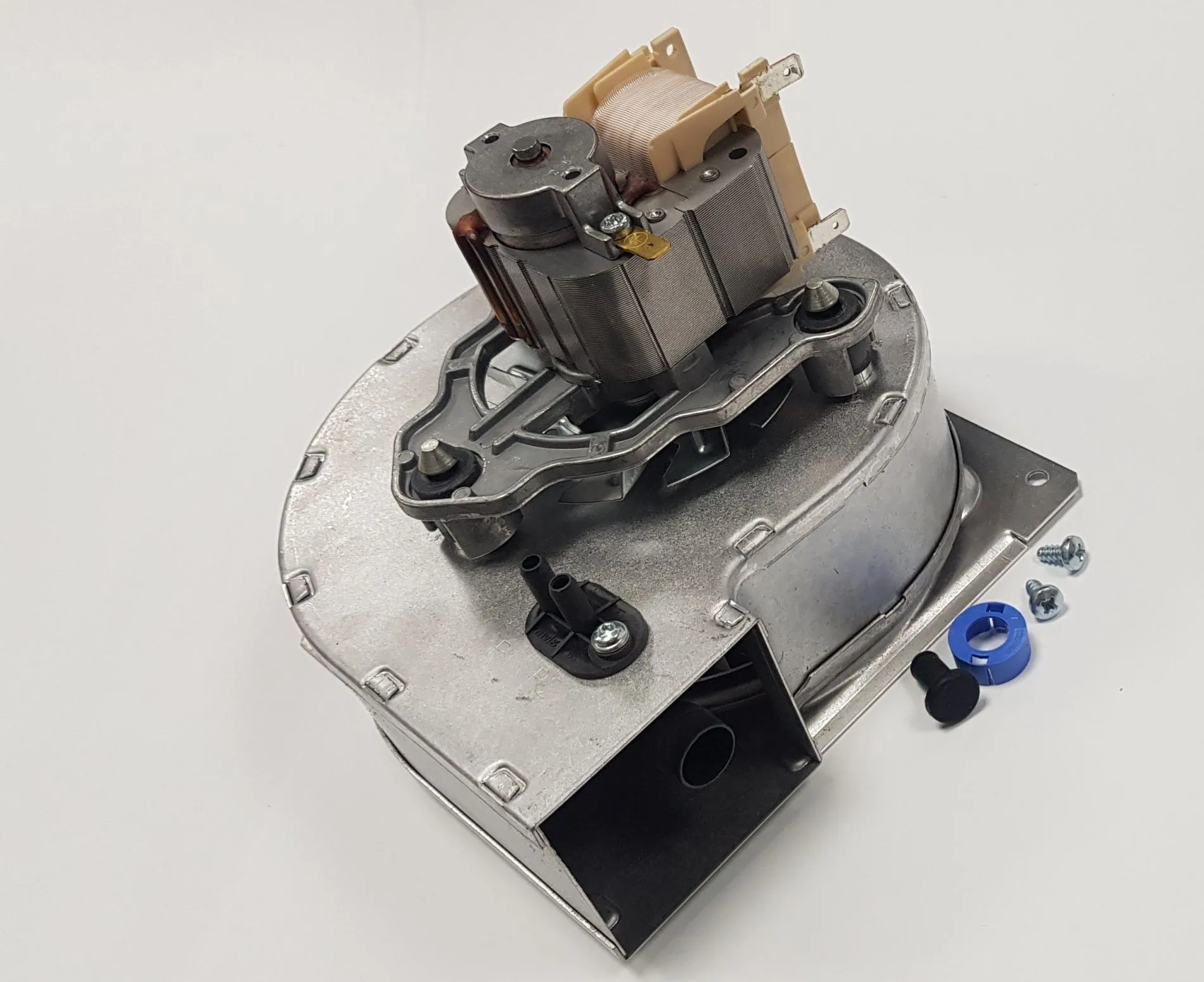 Вентилятор для котлов Vaillant turboTEC plus 32 кВт